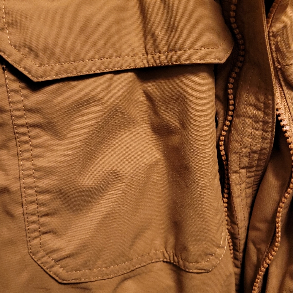 Winter jacket  size large - Picture 2 of 4